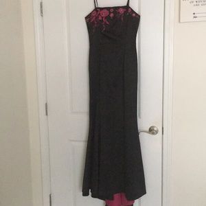 Morgan & Co. Black Strapless Prom Dress
